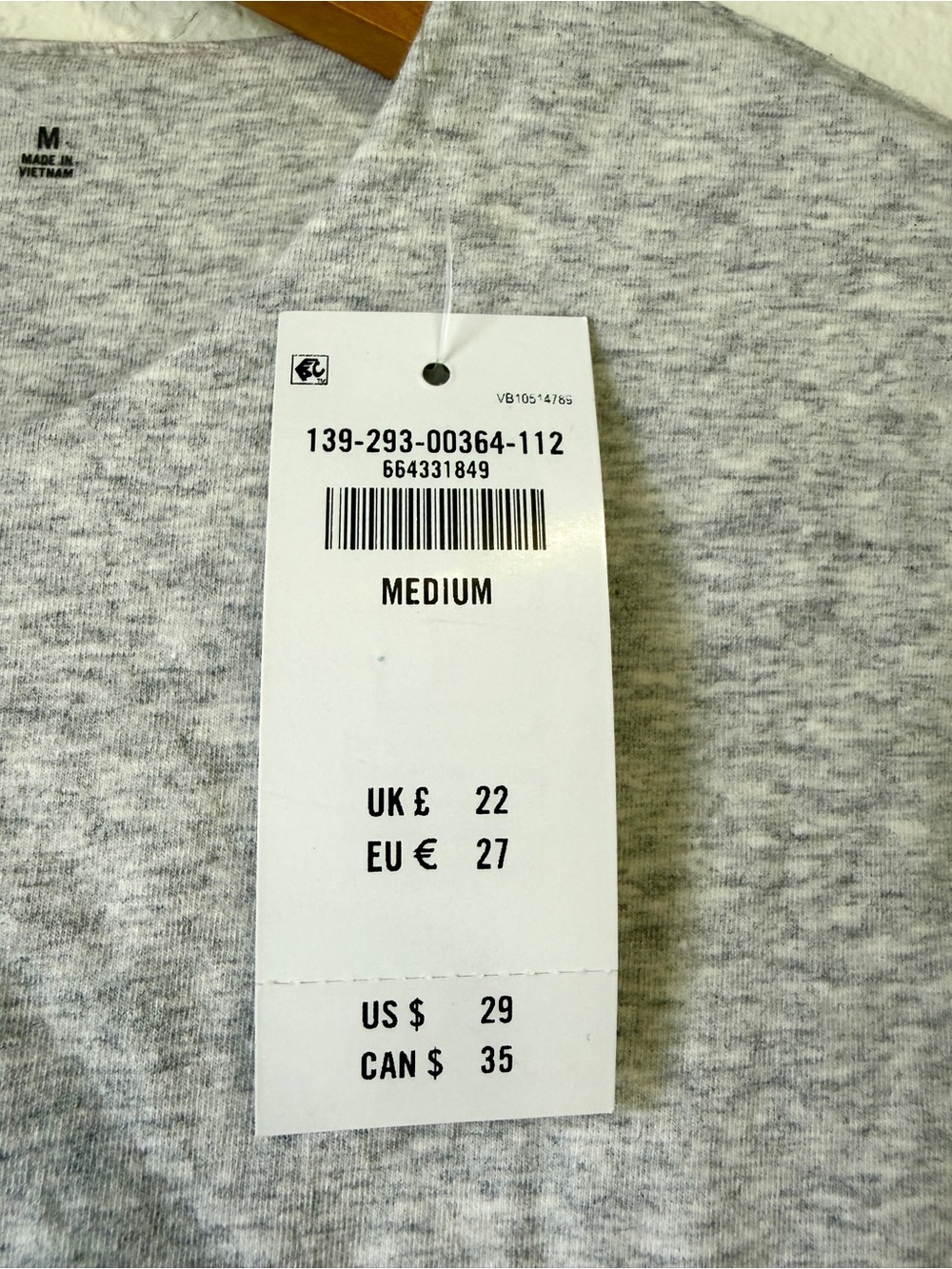 Abercrombie & Fitch Heather Gray Long Sleeve Essential Tee Size Medium NWT - Picture 4 of 6